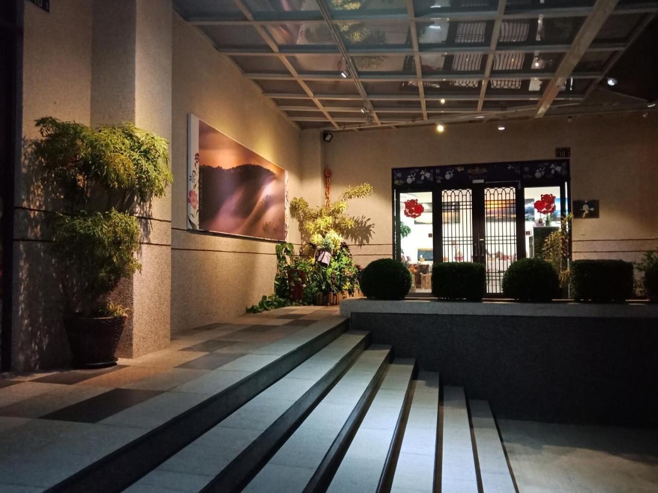 Sun Moon Lake Jinlongshan Bnb Yuchi Exterior photo